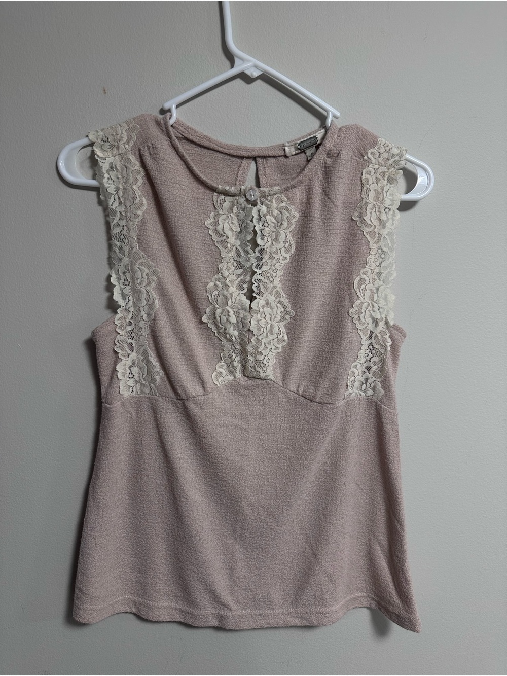 Sleeveless Lace Trim Top